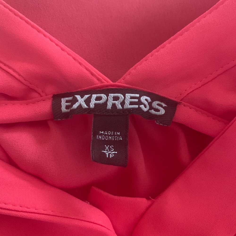 🎉FLASH SALE 2/$30 NWOT EXPRESS coral blouse - Picture 5 of 5